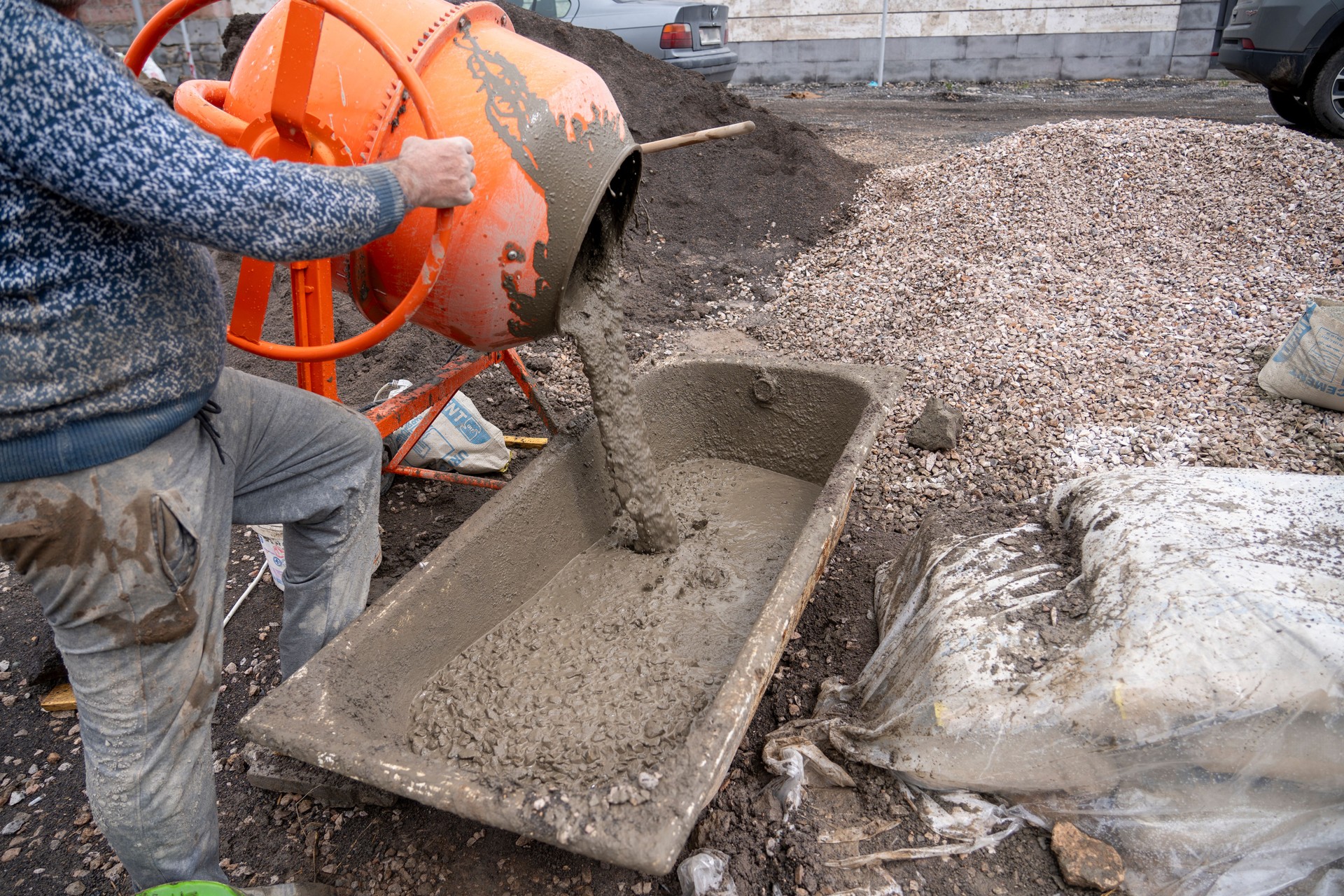 Preparation of concrete mix in a concrete mixer